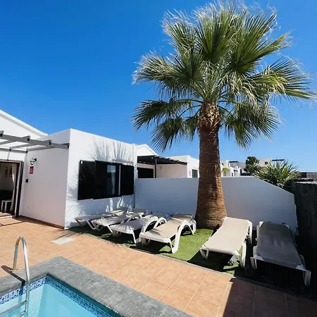 Casa Rosa * Playa Blanca